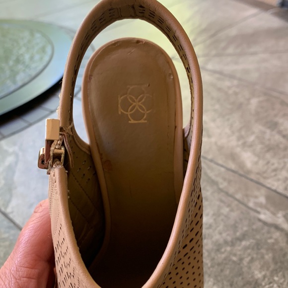 Ann Taylor 4” tan sandal heels size 8 - Picture 12 of 13